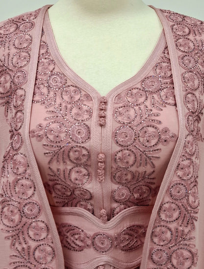 Embroidered U-Neck Bishet.
