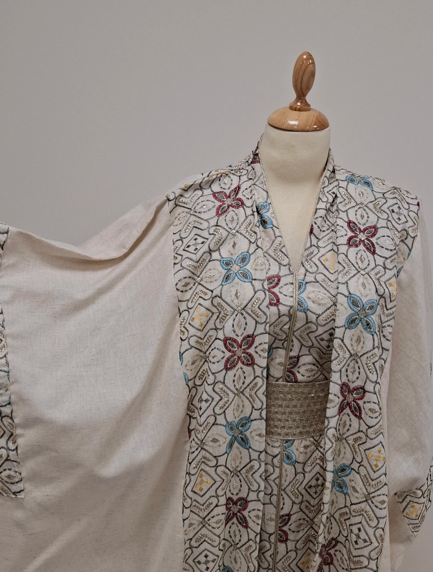 Mosaic Embroidered Pastel Bisht
