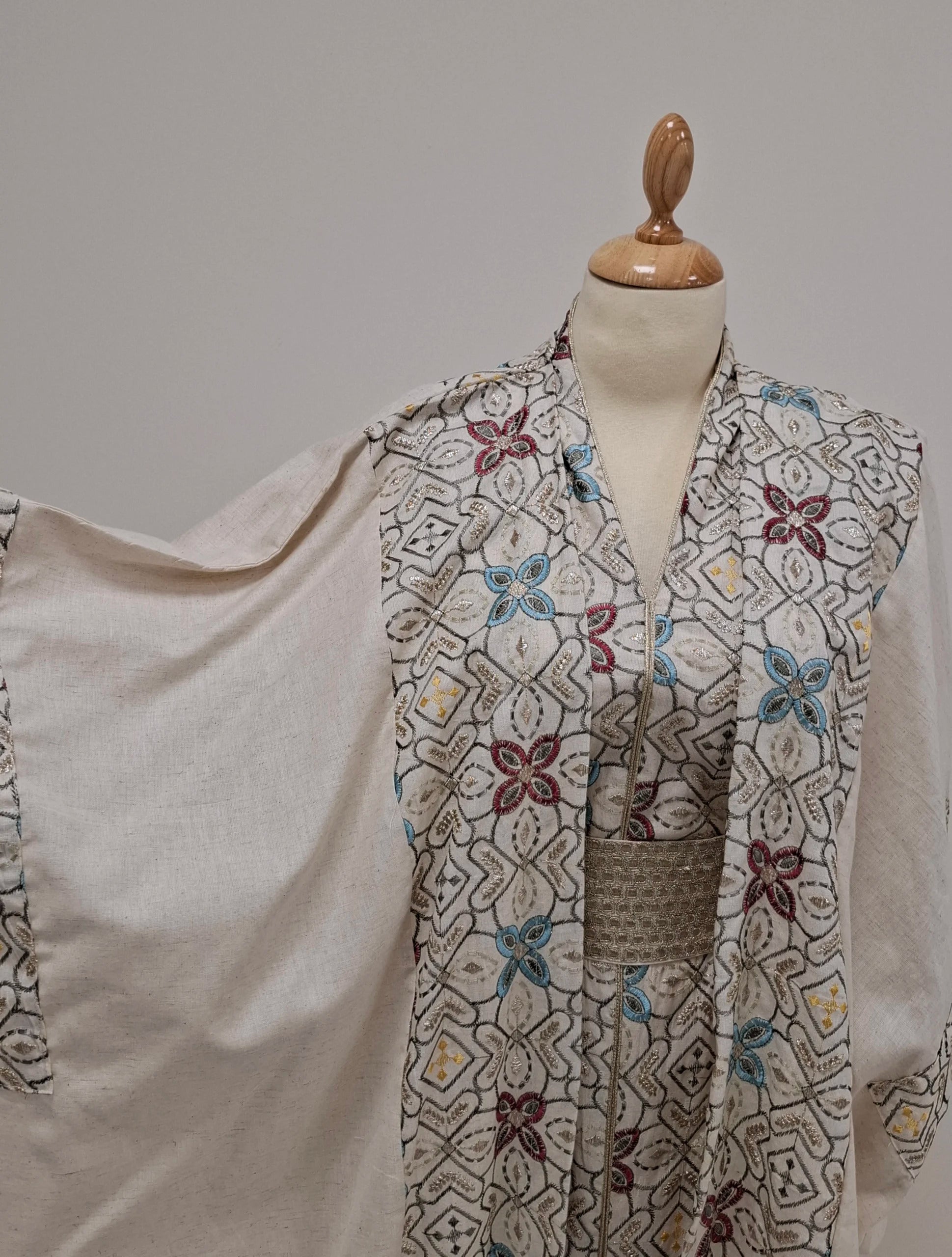 Mosaic Embroidered Pastel Bisht