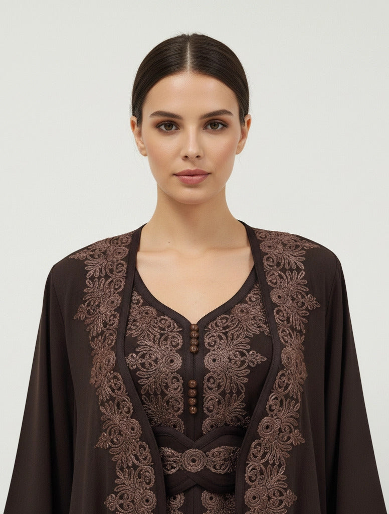 Embroidered U-Neck Bishet.