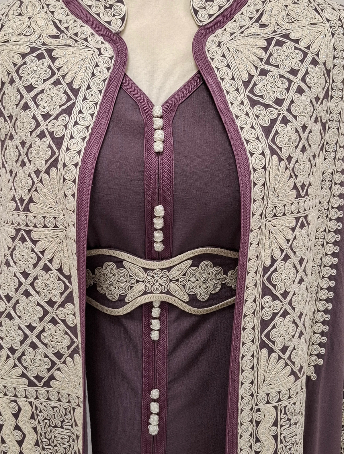 Embroidered Multicolor Bishet.